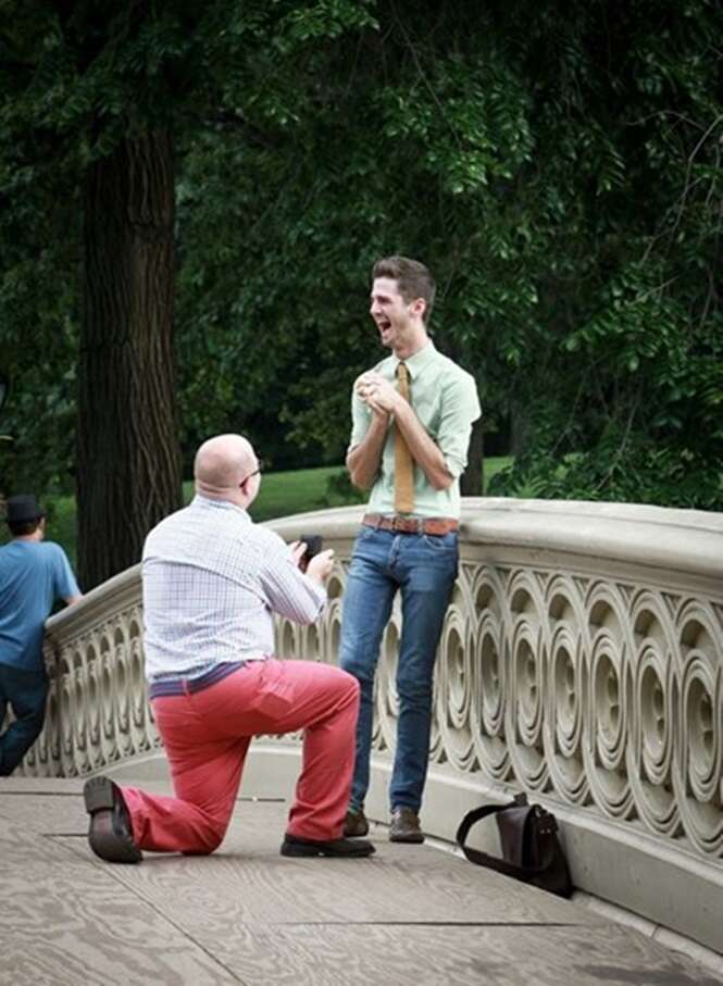 Pedidos de casamento entre pessoas LGBT registrados em fotos sensacionais