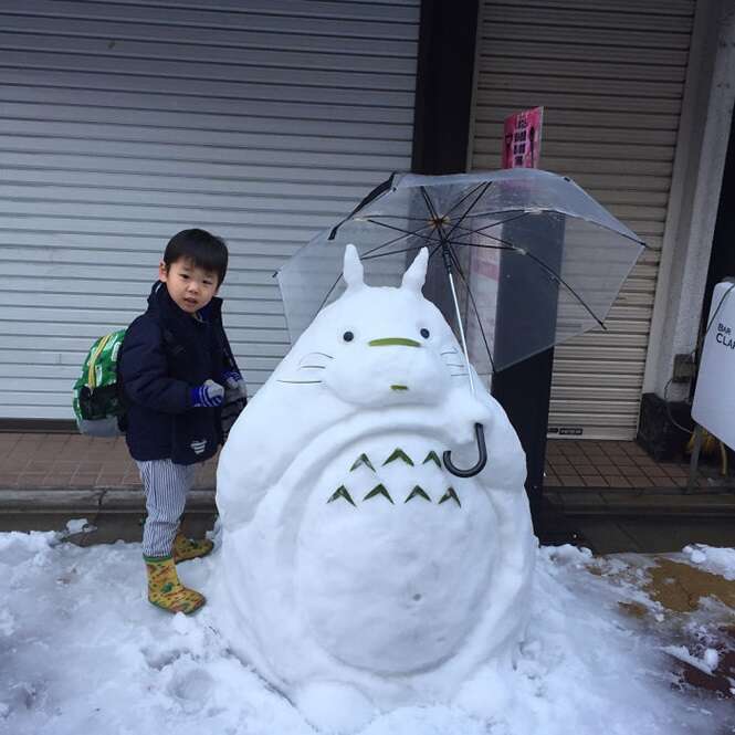 Fotos feitas após nevar bastante em Tóquio